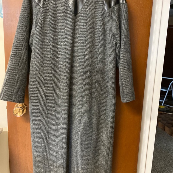 Winter coat - Picture 4 of 5